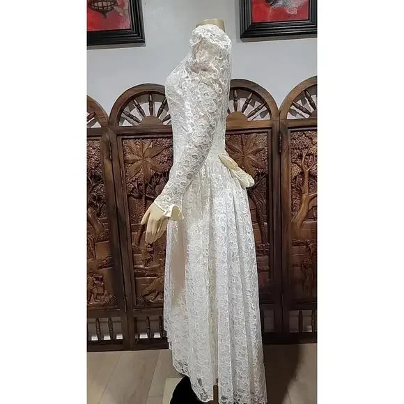 VINTAGE ILGWU UNION MADE FITS SIZE S AFL-CIO WEDDING DRESS IVORY LACE SATIN #7 - Picture 2 of 11